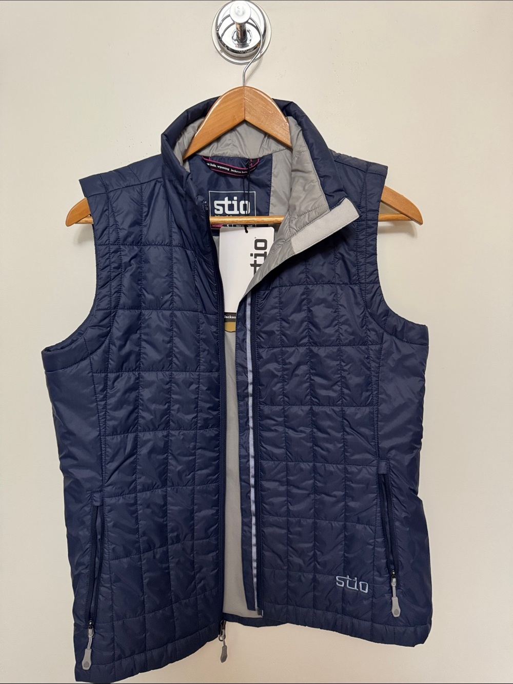 Stio Navy Quilted Insulated Vest with Light Gray Lining